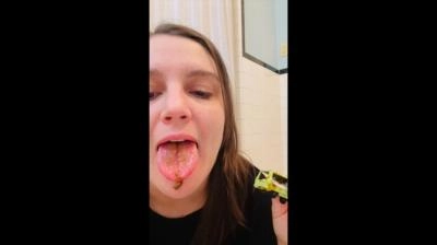 Toy Cars And Shit EXPLOSION FullHD 1080p (Layla Lee /  2026) 1.32 GB