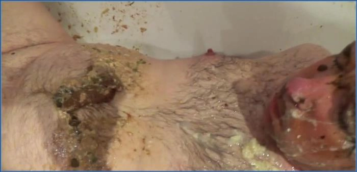 Lady Amy und Lady Atropa erniedrigen Sklaven in bizarrer Scat-Femdom-Session