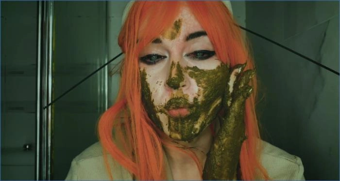 Surreal Babe und Fetisch Scat-Play mit Dirty Betty in UltraHD 4K jetzt herunterladen oder streamen! – ScatVip poster