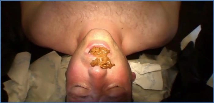 Lady Missy im Gartenklo - HD 720p mit Lady Amy und Lady Atropa in heißer Raucheraktion aus Deutschland