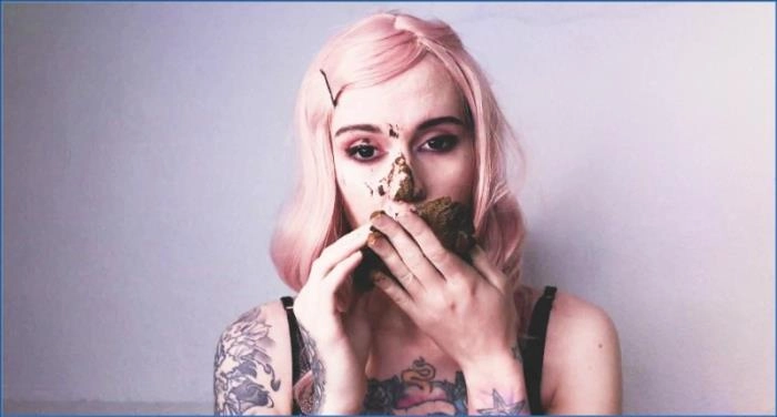 Pretty scat girl und Ehemann in FullHD 1080p – DirtyBetty Fußfetisch Action