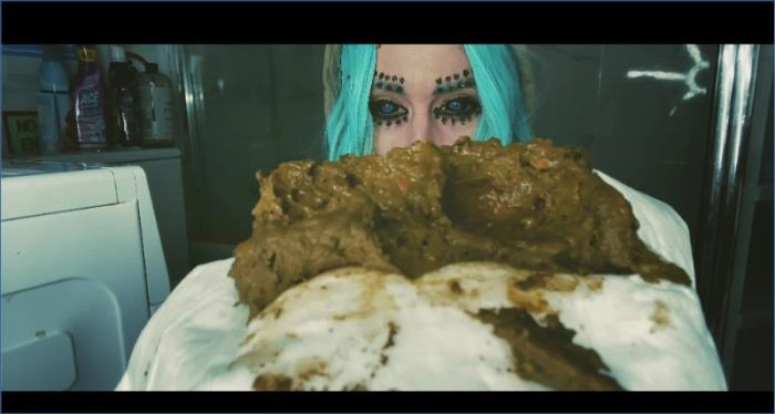 Dirty Betty in heißer Masturbation und Dildo-Action – Lollipop Scat Weird Dark Games in UltraHD 4K. – ScatVip poster