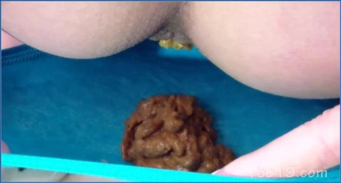 Schau dir Yanas Hardcore-Session an: extremes Fäkalspiel und Erniedrigung in HD 720p! – ScatVip poster