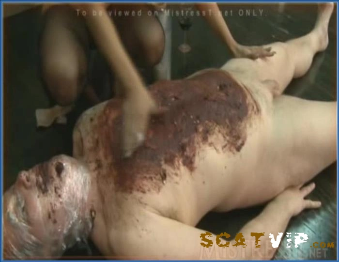 Entrenamiento Scat Extremo con La Reina Delilah y Mistress T: ¡Sumisión Total y Humillación Bajo Sus Nalgas Latinas!