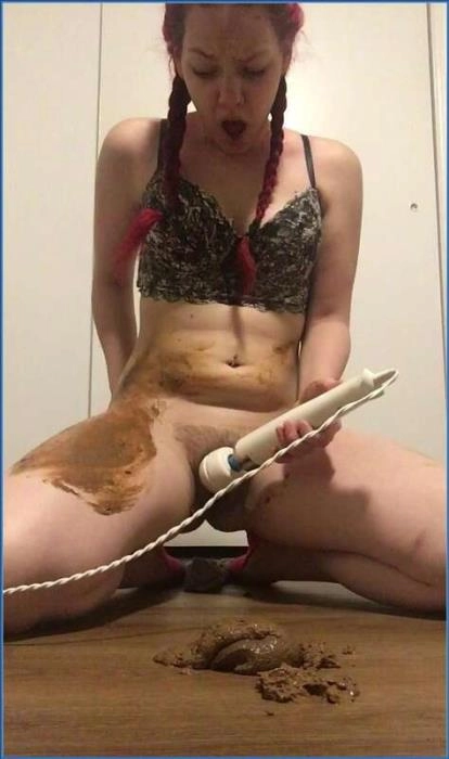 Scatqueen420's Ultimate Piss N' Shit Solo: Smoking Hot Mess in HD 720p