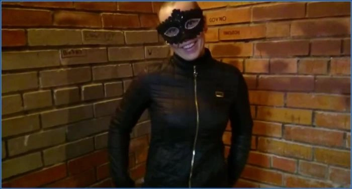 Natalya Brown Frau - Extreme öffentliches Kacken HD 720p