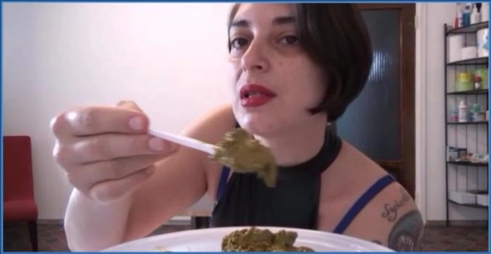 Morning Feeding POV - Mistress Roberta in Hot Piss Action, Download or Stream Now! – ScatVip poster