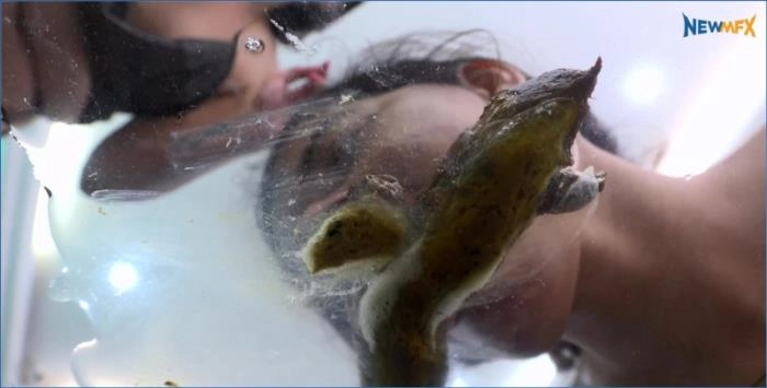 Jessica Tay em Ação com Escravo no Banheiro: Fetiche Scat UltraHD 4K – ScatVip poster