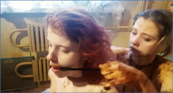 Jelena und Tatjana zwingen Katinka zum Kotzen und Kacken im perversen Dreier – Hardcore-Toilettensklavin-Action in FullHD 1080p – ScatVip poster