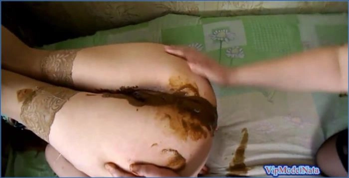 Olga und Yana in heißer Scheiß-Fetisch-Action – ModelNatalya94, FullHD 1080p jetzt herunterladen oder streamen! – ScatVip poster