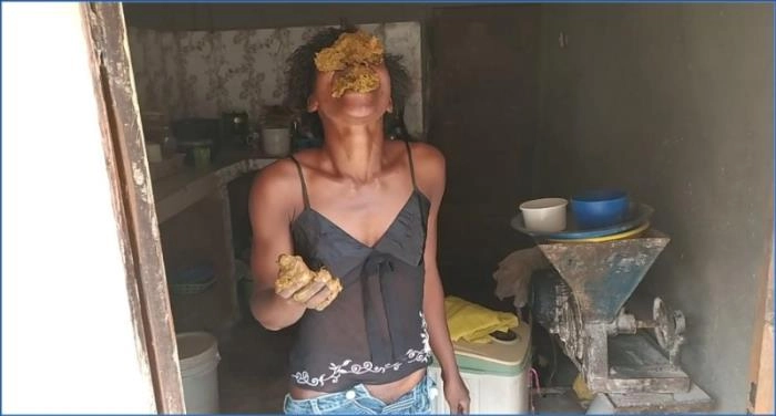 Download Pinky Prada ati Ebony Princess n'nu Pooping ati Eating Shit FullHD 1080p - Ṣe igbasilẹ tabi sanwọle bayi! ScatVip.com