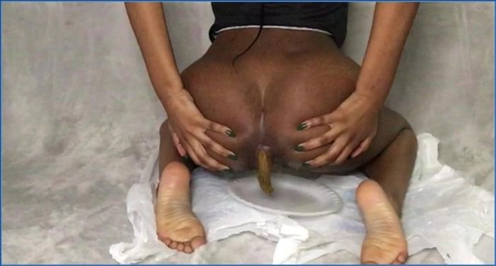 Syren 19 Poop and Pee Period Play HD 720p – ScatVip poster