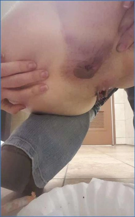 Zarzar01, Kat - Period Squirts and ENORMOUS Farts in FullHD 1080p Dildo Sneaker Action from USA