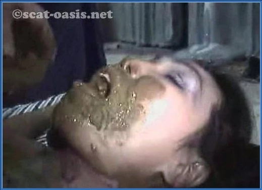 Gruppen-Piss-Party: Werde zum menschlichen Klo und erlebe ultimative Demütigung!