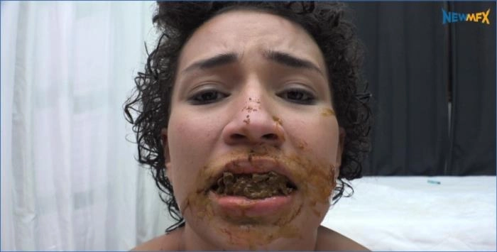 Cigarettes e Scat – Milla, Chimeny, Geovana Bombom, Morena Ros, Victoria, Marcella Schultz em ação de escrava de banheiro explícita em UltraHD 4K