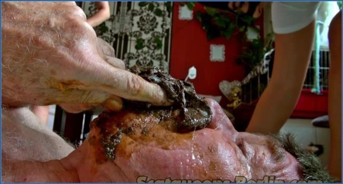 Lady Amy, Lady Atropa - Schweinige Fäkalspiele in HD 720p