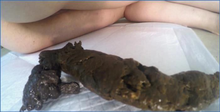 Blonde Goddess - Hot Pissing and Smearing Action FullHD 1080p