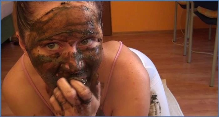 Victoria + polykání + hovno akce