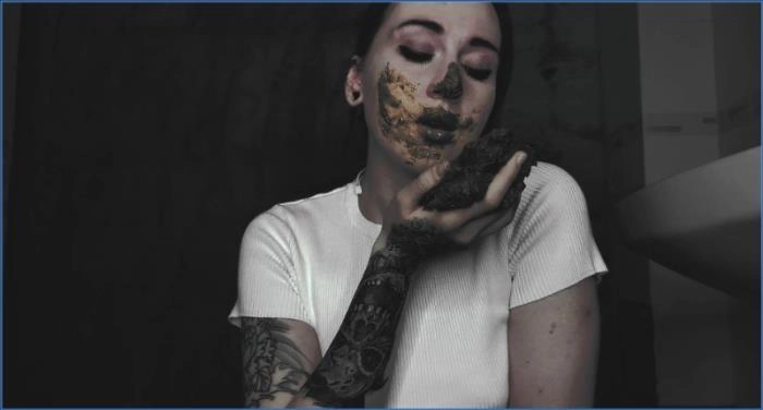 Tattooierte Action mit Vintage Mistress: Echter Teufelsgold aus dem Hintern in FullHD 1080p! – ScatVip poster