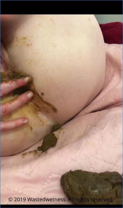 Ava Adams Shit Fetish Farting in Bathroom