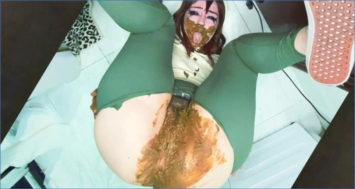 Shitty Squirt CRAZY Toilet Girl – Heiße Masturbation und Dildo Aktion mit Dirty Betty in UltraHD 4K Porn. – ScatVip poster