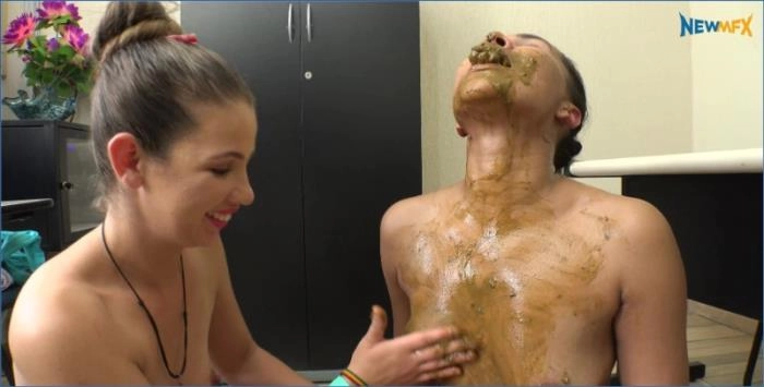 Professor Vira Aluna – Lisa Black, Isabel, Morena Ros, Victoria e Marcella Schultz em ação quente no banheiro. Baixe ou transmita em UltraHD 4K agora! – ScatVip poster