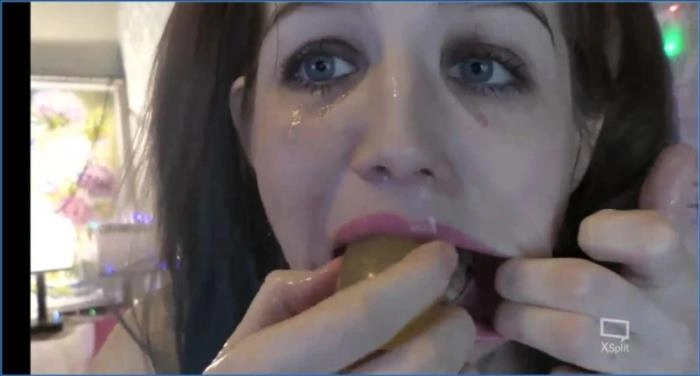 Nicol Remy extrem Erbrechen und Kotzen verschiedene Clips FullHD 1080p