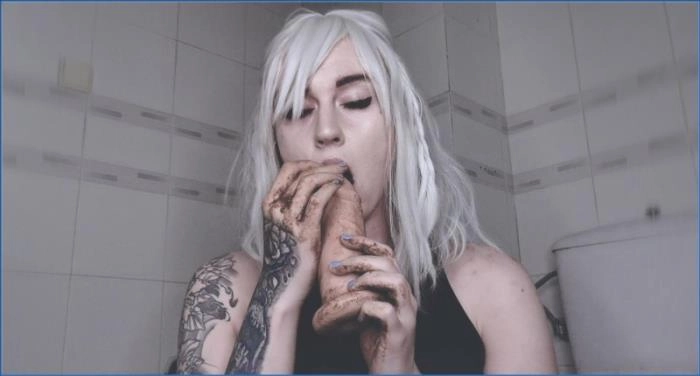 Download OMG! Was macht sie da? POOP in FullHD 1080p mit Vintage Mistress – Heiße JOI und tätowierte Action. Jetzt in FullHD streamen oder herunterladen! ScatVip.com