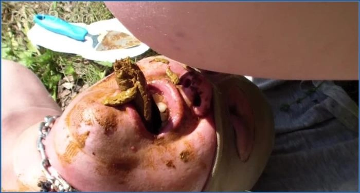 Дівчата грають з собакою - Мілана Смеллі, гарячий фетиш, поїдання, HD 720p сейчас! – ScatVip poster