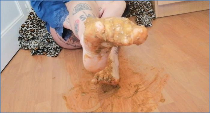 Badkitty - Pies Manchados en Mi Caca (FullHD 1080p) – ScatVip poster