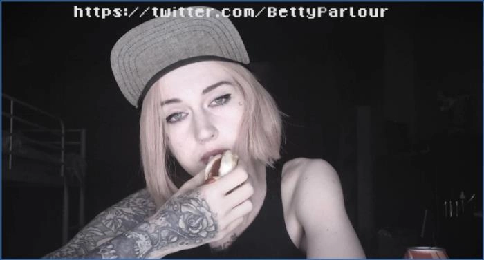 Schmutziges Vergnügen: DirtyBetty erbricht nach Hot-Dog mit Sperma, FullHD 1080p – ScatVip poster