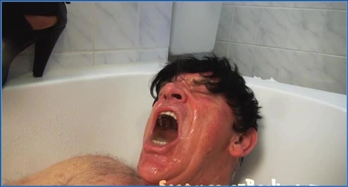 Download Toilettensklavin im Einsatz - Scatqueens-Berlin Part 1 ScatVip.com