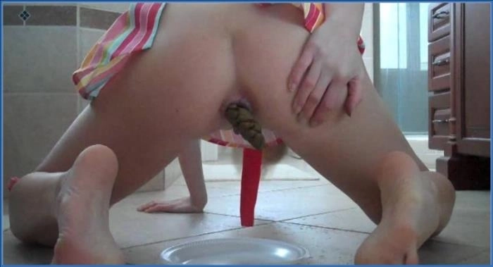 Alexa XOXO 12 Scat Solo: Pissing Deluge and Messy Bliss