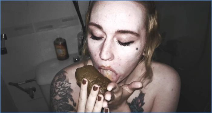 Dirty Betty bei Underground Scat Party - Heiße Masturbation und Dildo-Action in FullHD 1080p jetzt streamen! – ScatVip poster