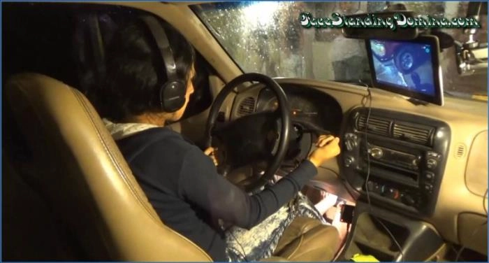 Anita dominando con su mano adentro FullHD 1080p – ScatVip poster