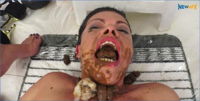 Diana e sua bunda gigantesca humilhando o escravo com merda e xixi em uma sessão POV ultraHD 4K imperdível – ScatVip poster