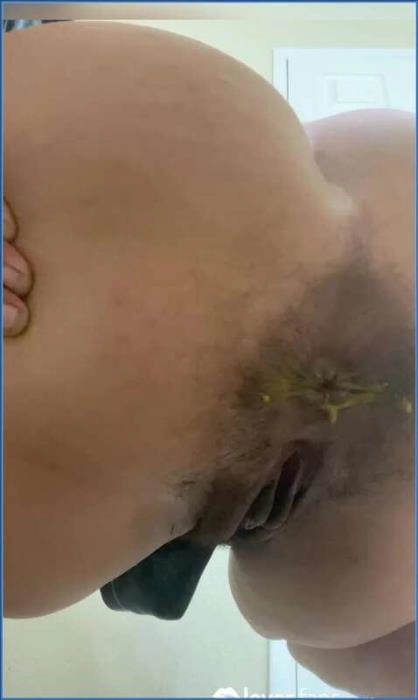 Reverse Mukbang HD 720p - Aurora Jolie, Nikara, AuroraMoonBeam in Intense Action from USA – ScatVip poster