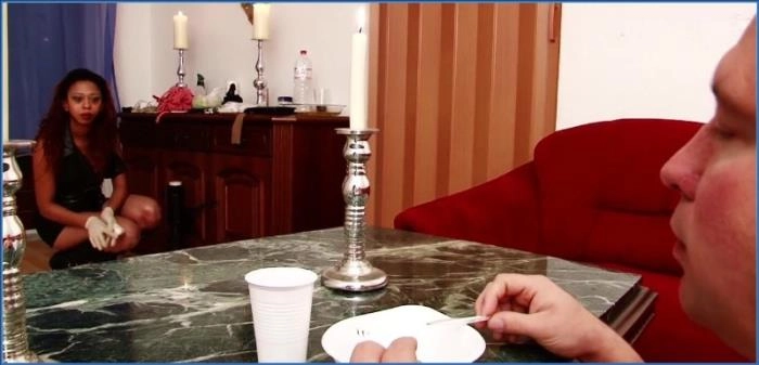 Lady Devils Sklavenfütterung P1 HD 720p – Lady Amy & Lady Atropa in heißem Fetisch-Action aus Deutschland. – ScatVip poster