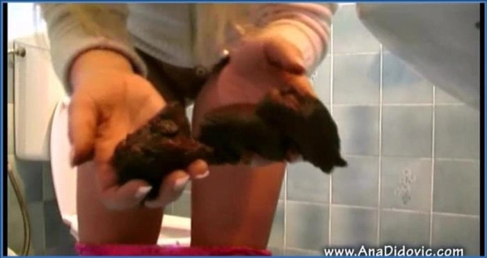 Ana Didovic en Santara in 'catcher in the poo rye' - Heet en opwindend SiteRip porn uit Nederland nu te downloaden of streamen! – ScatVip poster