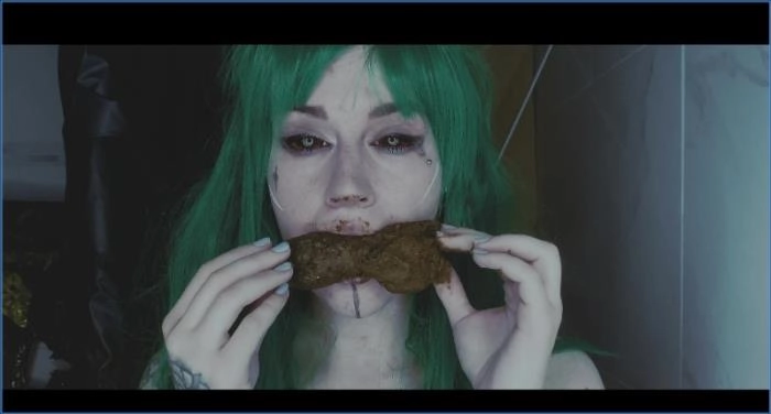 Tattooierte Göttin Vintage Mistress in bizarrer Scat-Orgie — Hardcore Shitting und Pissing im POV-Stil! – ScatVip poster