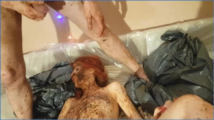 Download Kaviar-Orgie: Astra Celestial und ihre Gefährtinnen in einer perversen Weihnachts-Fetisch-Feier, HD 1080p ScatVip.com