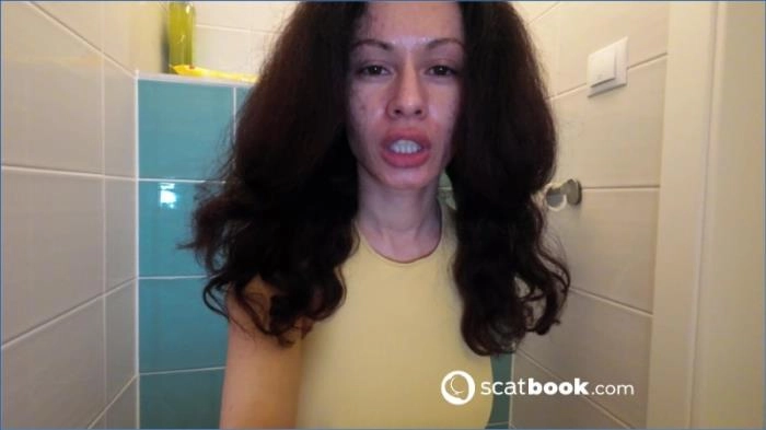 Stacy Bloom Morning Toilet Fetish in UltraHD 4K