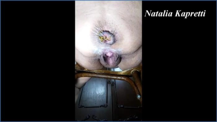 Natalia Kapretti Masturbiert und Spielt mit Allem in FullHD 1080p – ScatVip poster