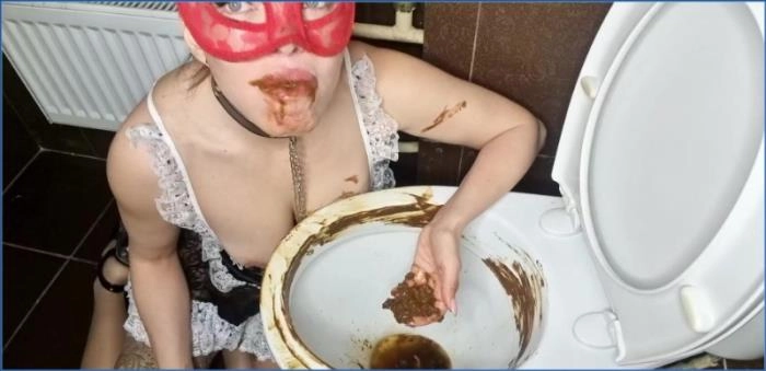 Toilet-Reinigung durch eine unfähige Haushälterin: Scatlina bringt Kaviar-Wahnsinn aus Russland. FullHD 1080p