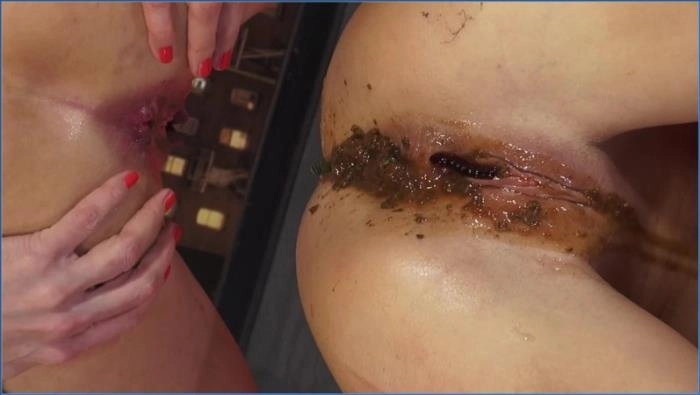 Extreme Piss-Skulpturen: Azzurra und Jessica in einer 1080p FullHD Wassersport-Session der Extraklasse!