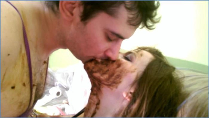 Astra Celestial und die ultimative Scat-Teens-Party: Gesichter voller Scheiße und Lust im FullHD 1080p