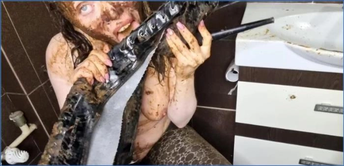 Abendessen in einem verlassenen Restaurant mit Scatlina | 17 Haufen | FullHD 1080p