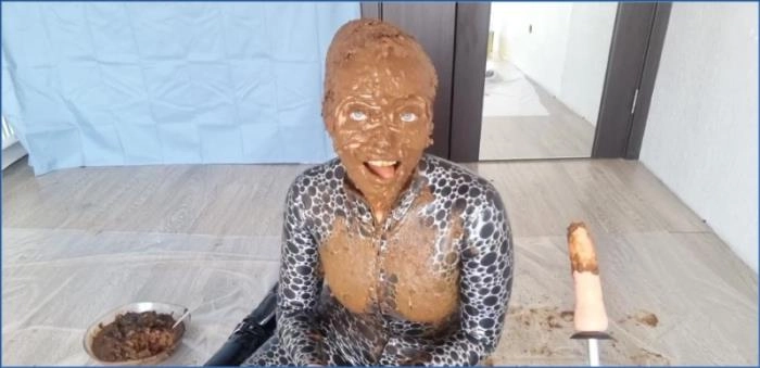 Spektakuläre Kaviar-Orgie mit Scatlina: 17 Ladungen in FullHD 1080p — Pisslust und Dominanz pur!