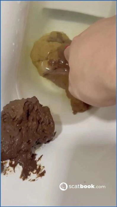 Download Atriz Maria: Fetiche com Coco e Casal Fist em HD 720p ScatVip.com