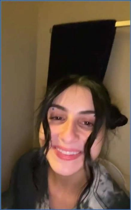 Midnight pee with Kait lmao  – Kaitlyn Katsaros [HD 720p]